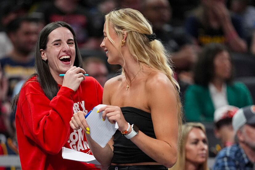 Caitlin Clark reacts to the bad news of Sophie Cunningham's season-ending  injury with the Indiana Fever | Marca