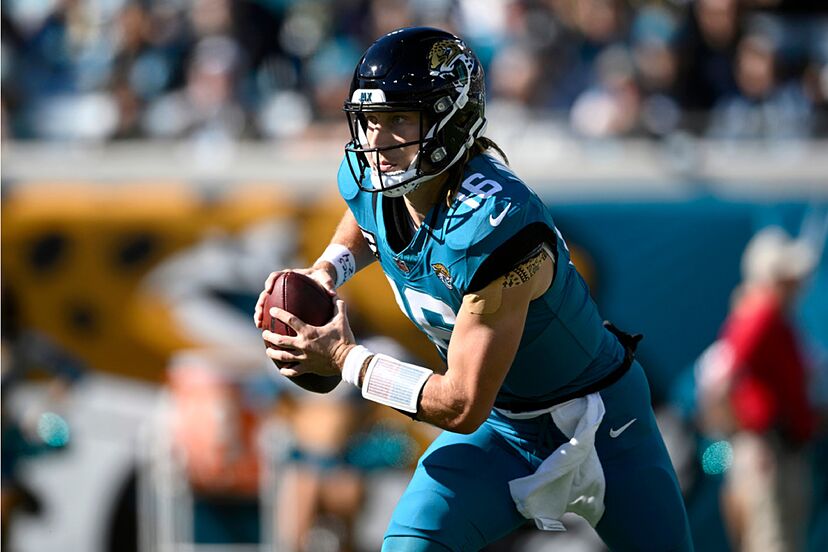 The reason Liam Coen chooses Trevor Lawrence over Travis Hunter at the  Jaguars | Marca
