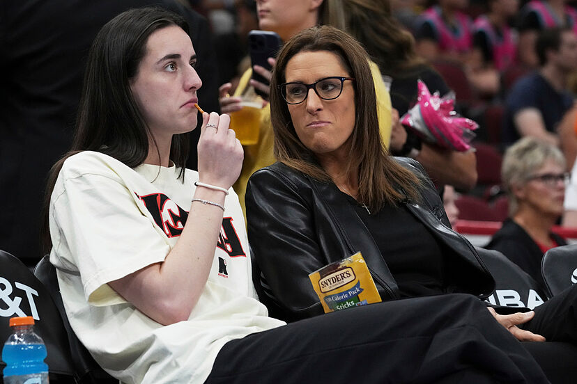 Caitlin Clark coach Stephanie White sparks controversy by calling her  absence a blessing in blunt press conference remarks | Marca