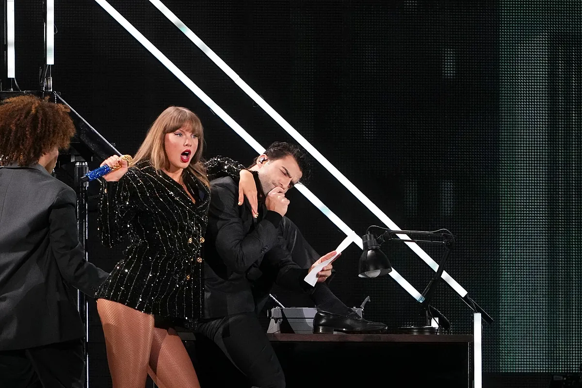 Disgusting or just human? Taylor Swift caught in viral concert moment