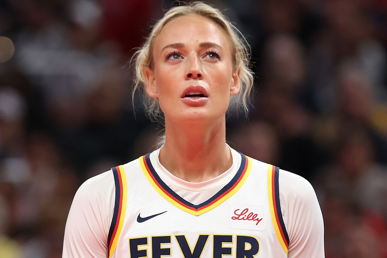 Sophie Cunningham injury: Fever star issues six-word update as she puts on a brave face in hospital