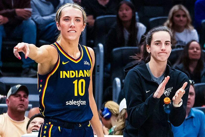 Caitlin Clark and Aliyah Boston hype up Fever teammates with a weird hug |  Marca