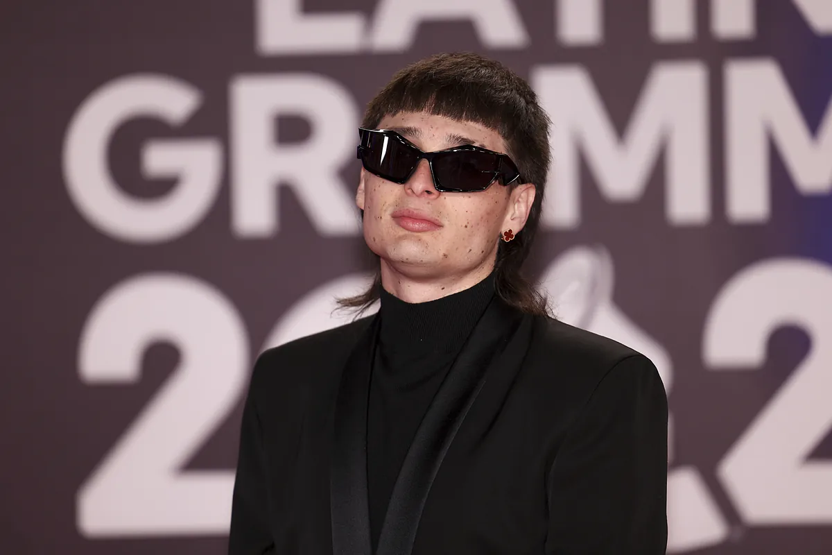 Peso Pluma ignores Drake Bells request for a collaboration, sparks  criticism on Instagram | Marca