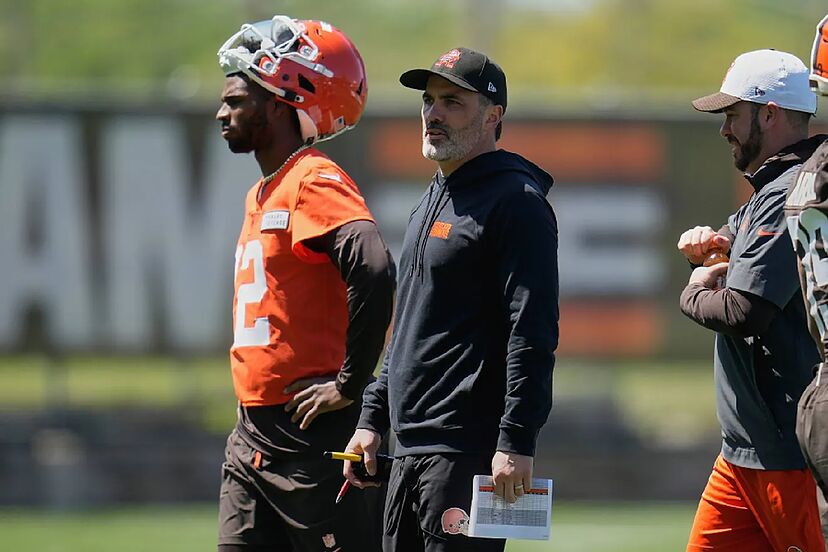 Browns rally around Shedeur Sanders after tough-love bench decision | Marca
