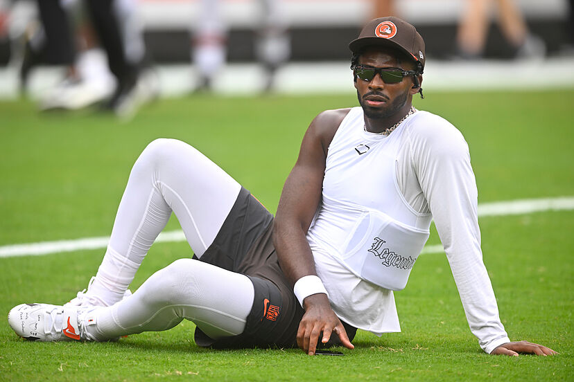 Shedeur Sanders has become Angel Reese': Why controversial NFL critic  refuses to sympathize with Browns rookie | Marca