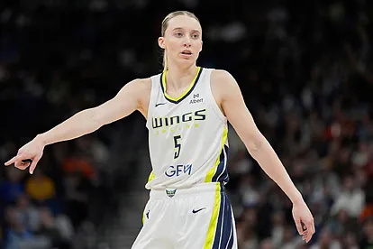 Paige Bueckers can't save Dallas Wings as head coach sends message to  locker room after overtime collapse | Marca