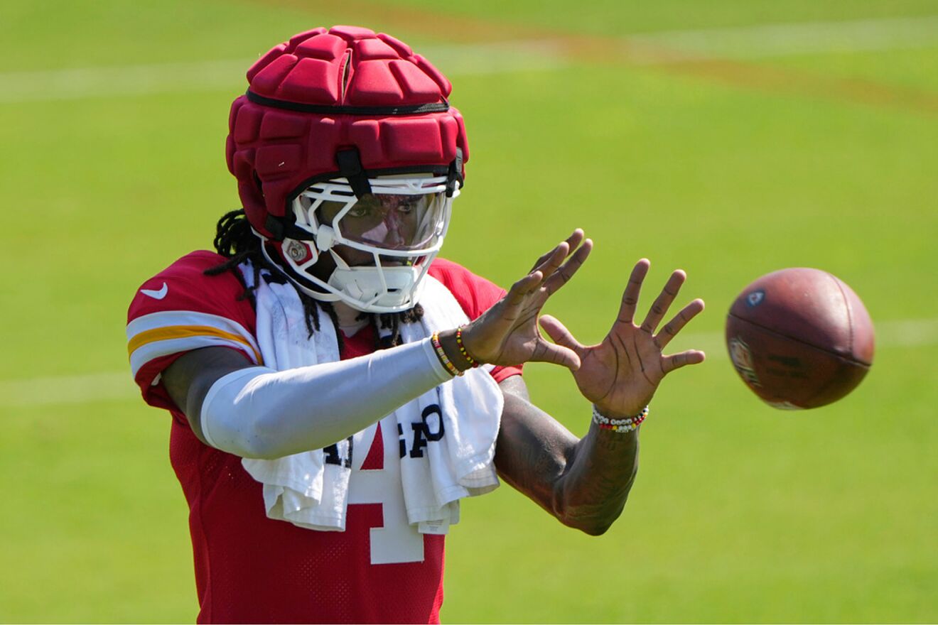 Kansas City Chiefs wide receiver Rashee Rice catches a ball