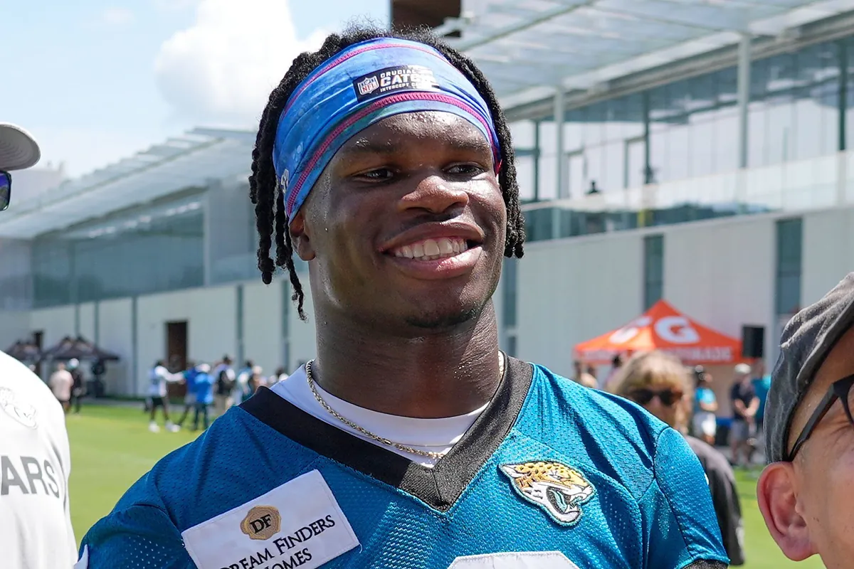Travis Hunter splashes out on iced-out wedding ring after signing record-breaking $46 million Jaguars contract