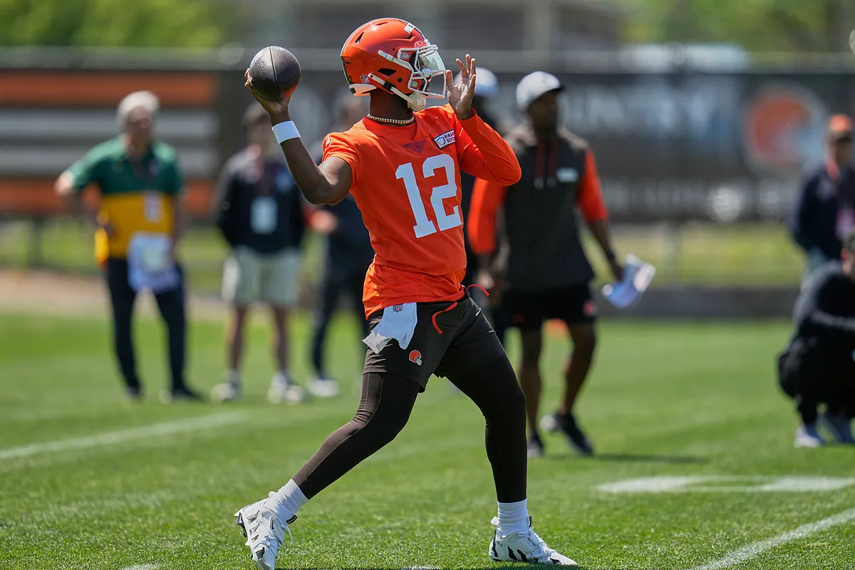 Cleveland Browns left very impressed by Shedeur Sanders' training camp performances: 'He's in there to start'