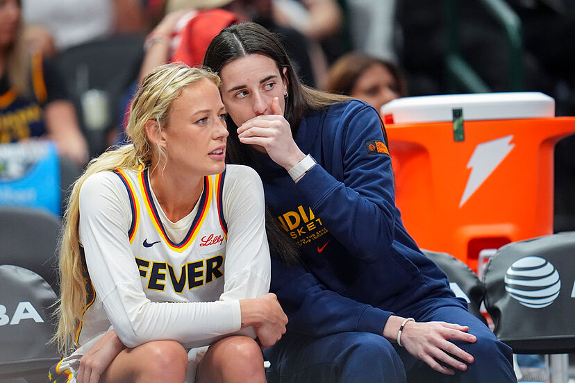 Caitlin Clark and Sophie Cunningham switch sides, leaving Lexie Hull  isolated following controversial decision | Marca