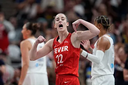 UConn head coach is clear: 'They beat up on Caitlin Clark because she talks  a lot of sh*t on court' | Marca