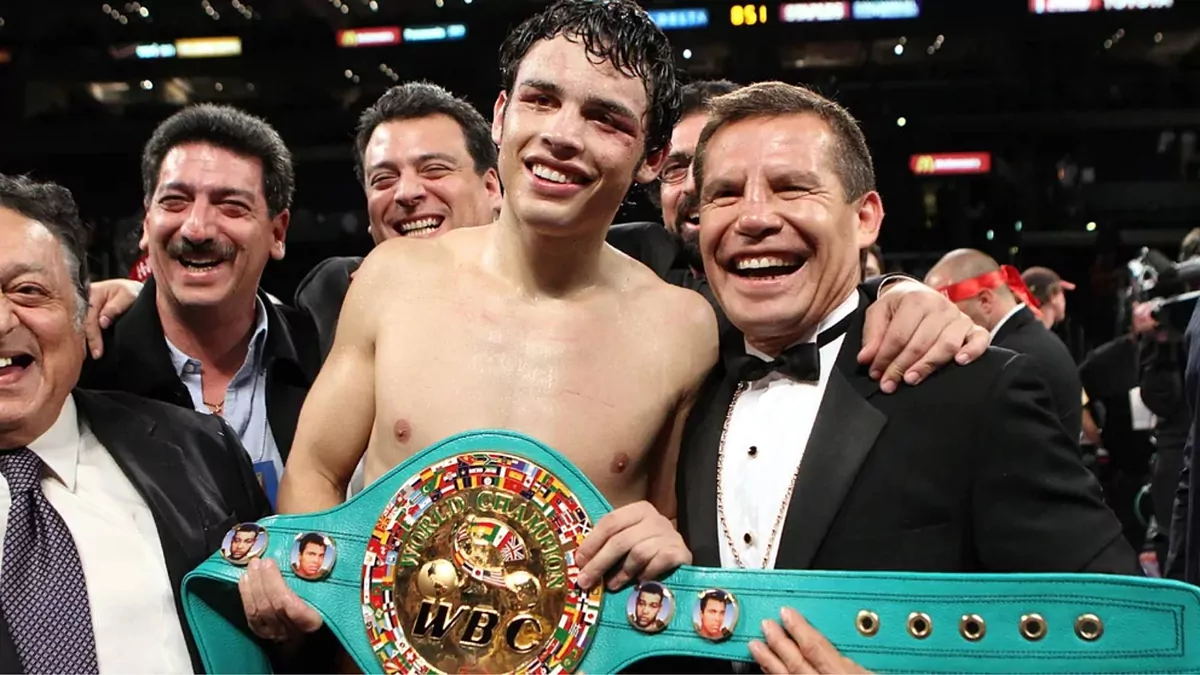 Boxing: Julio César Chávez worried about his son Chávez Jr.'s life and drug  rehabilitation | Marca