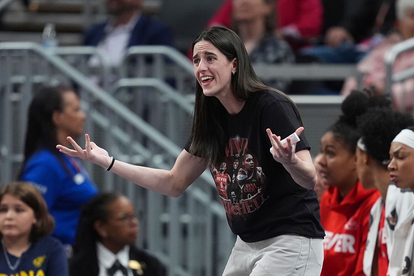 Caitlin Clark criticizes her teammate Kelsey Mitchell's slow movements