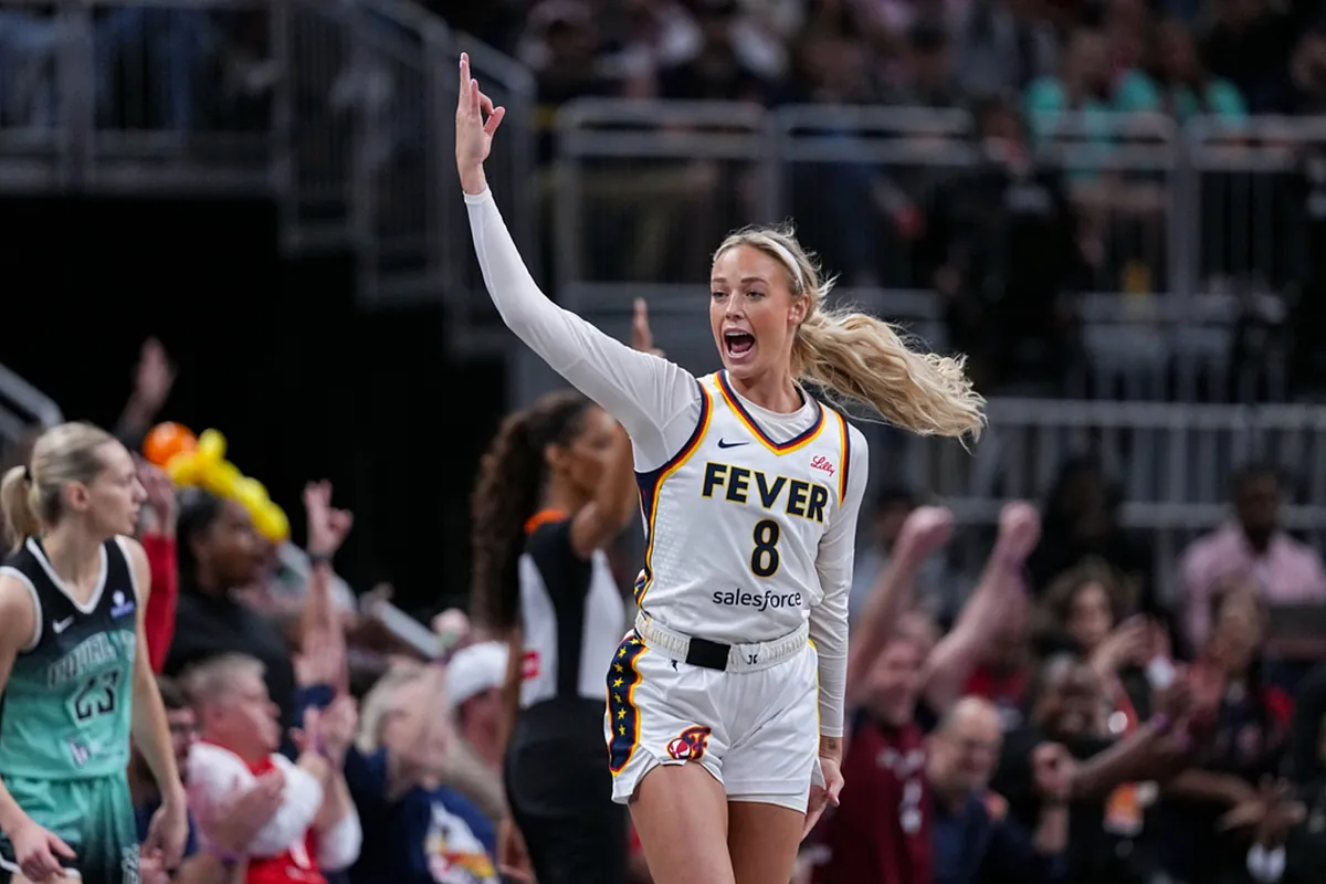 Sophie Cunningham fined $400 for WNBA brawl-but social media turns her into  a star | Marca