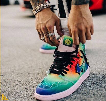 Las Jordan de J Balvin, las Adidas de Beyoncé, las Puma de Rihanna, las  Under Armour de Curry y otras zapatillas ilustres | Marca.com