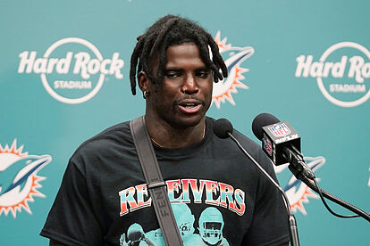 Miami Dolphins' Tyreek Hill said to have given new girlfriend a fake rolex  | Marca