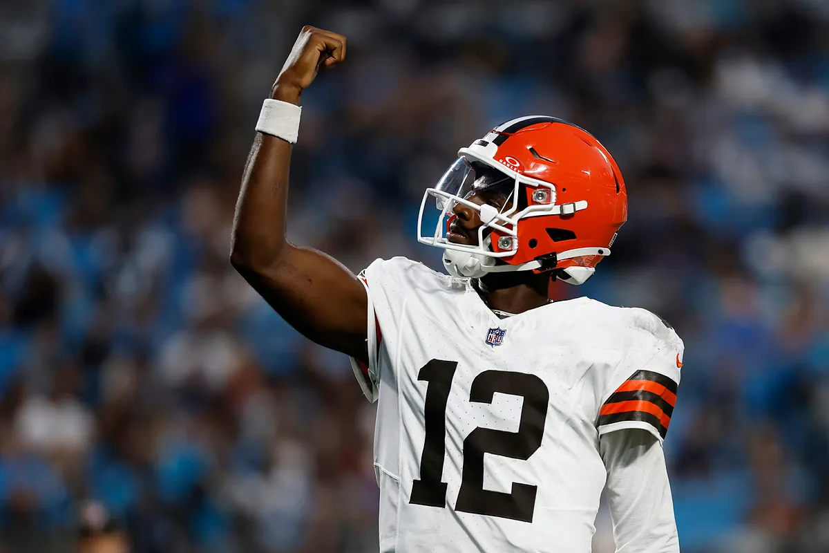 Shedeur Sanders' first NFL touchdown celebrated by Colorado Buffaloes while hinting at what could be the beginning of a new era of quarterbacks