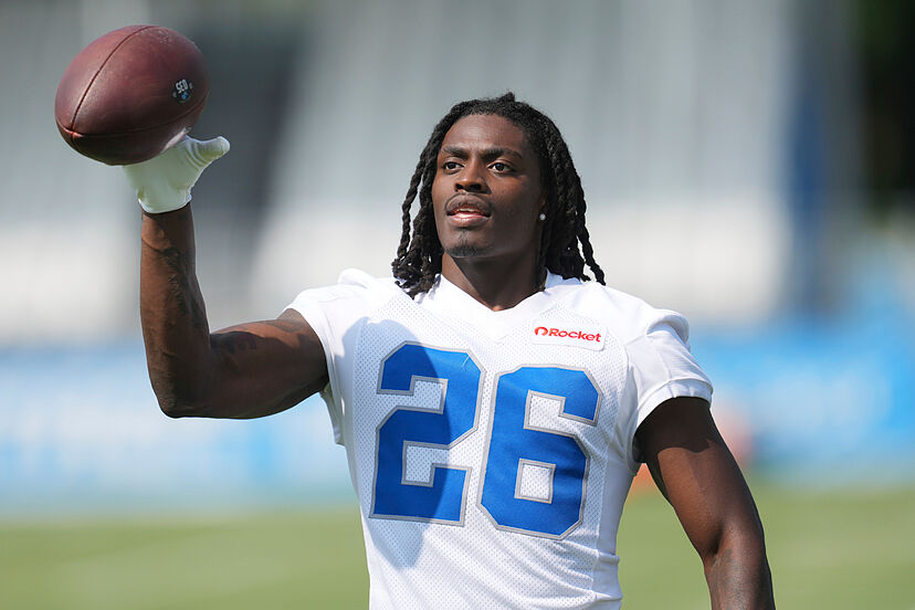 Lions' Morice Norris in stable condition after being taken off field by  ambulance | Marca