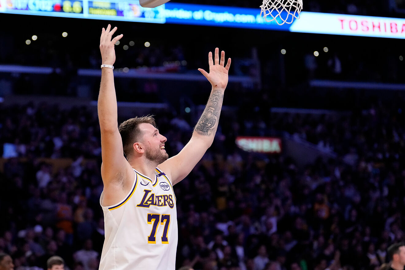 Luka Doncic's body transformation draws high praise: Lakers coach compares him to Michael Jordan