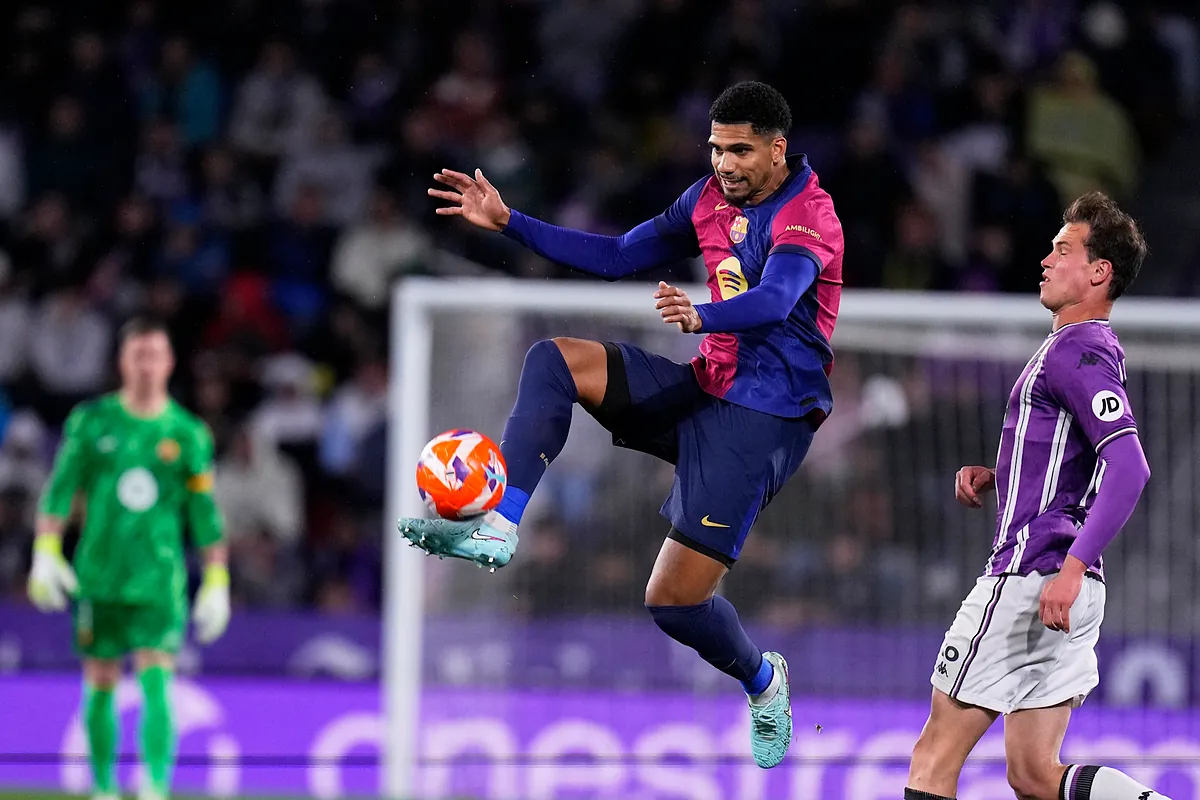 Barcelona marches toward LaLiga title before Inter Milan decider in Champions League