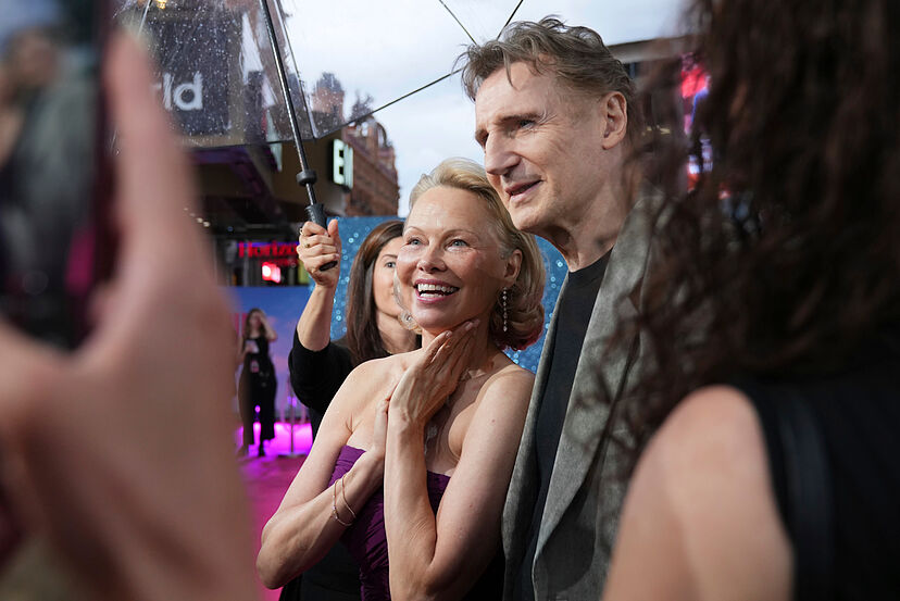 Liam Neeson and Pamela Anderson recreate iconic Titanic scene in hilarious new video