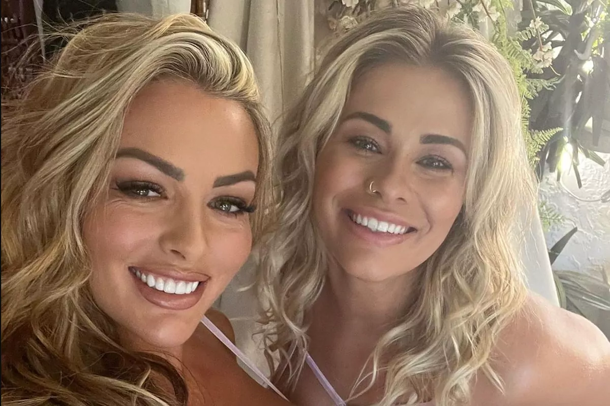 Mandy Rose and Paige Vanzant announce release date of their hot  collaboration with first images | Marca
