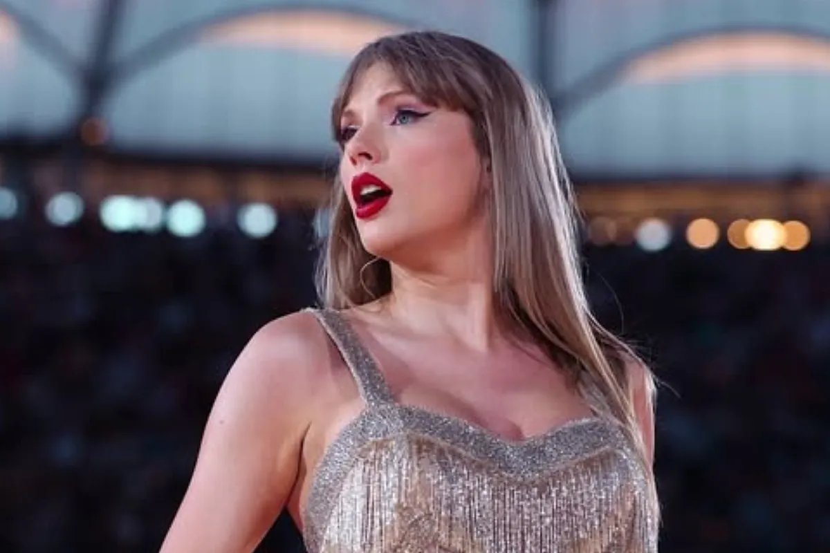 Taylor Swift fan screams in her face after the singer surprises him by showing up in his hospital room