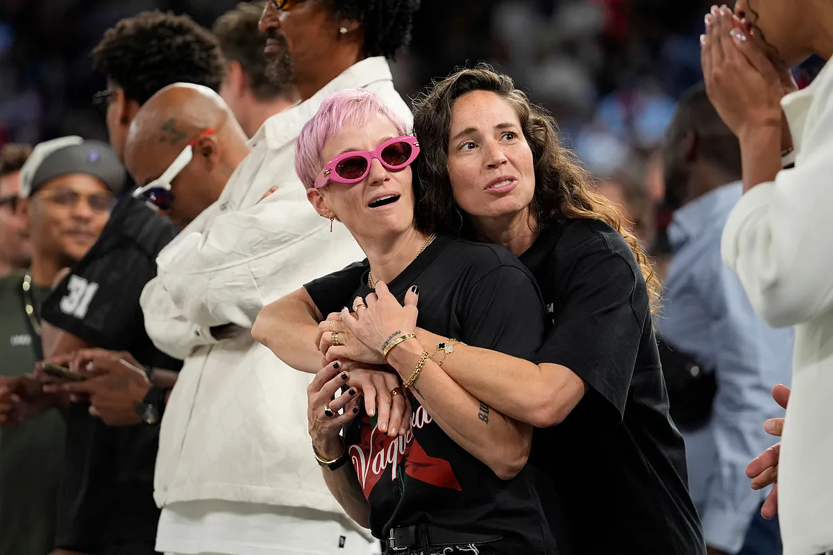 Sue Bird and Megan Rapinoe recreate Coldplay's scandal with a famous WNBA mascot