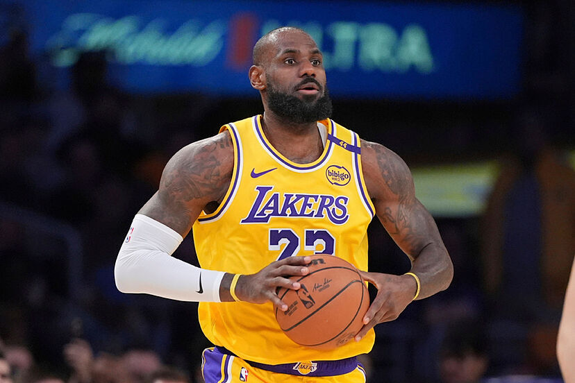 LeBron James' retirement rumors ignite as NBA ticket prices soar | Marca