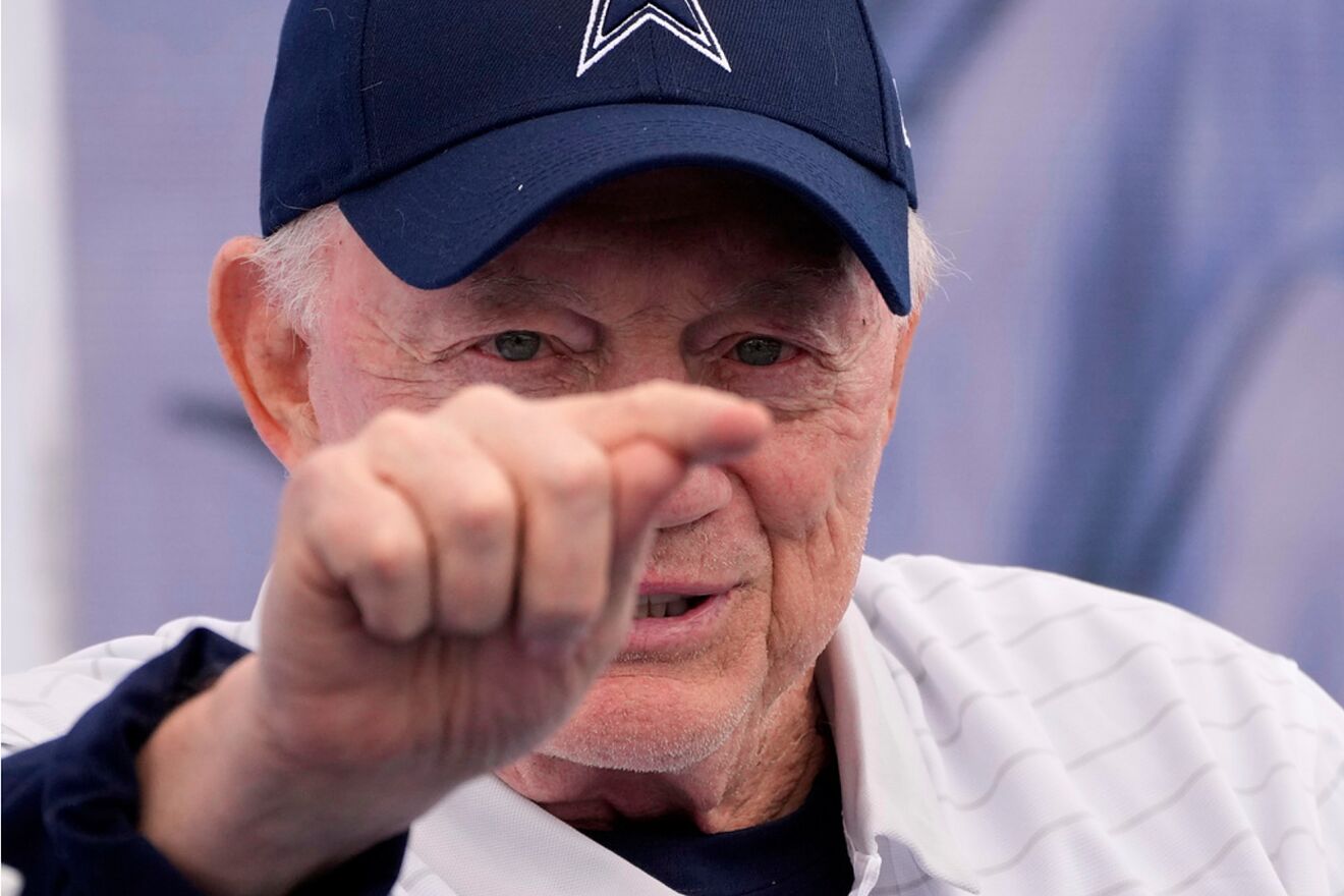 Jerry Jones sends strong message to Cowboys squad led by Head Coach...