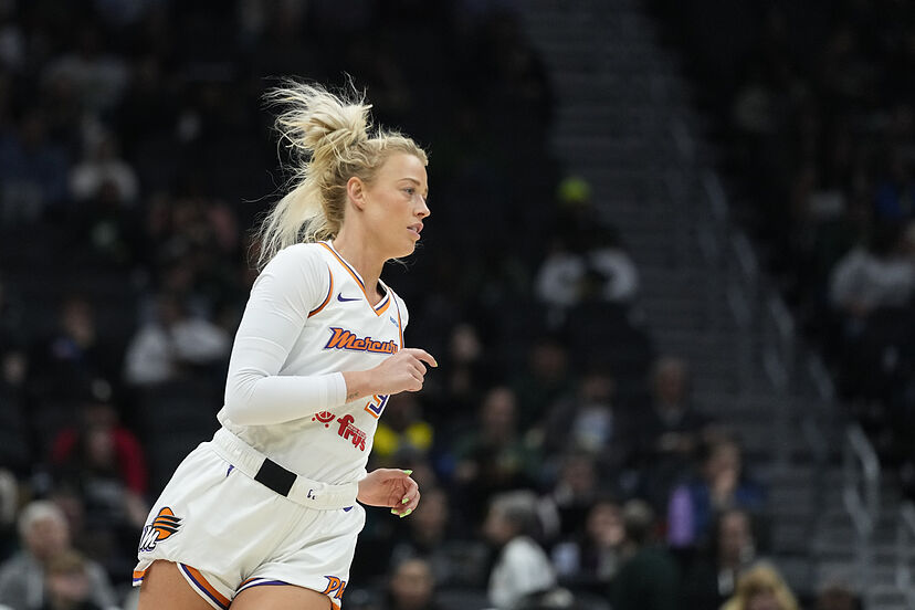 Sophie Cunningham mistaken for NBA player in bizarre merch promo gone wrong  | Marca