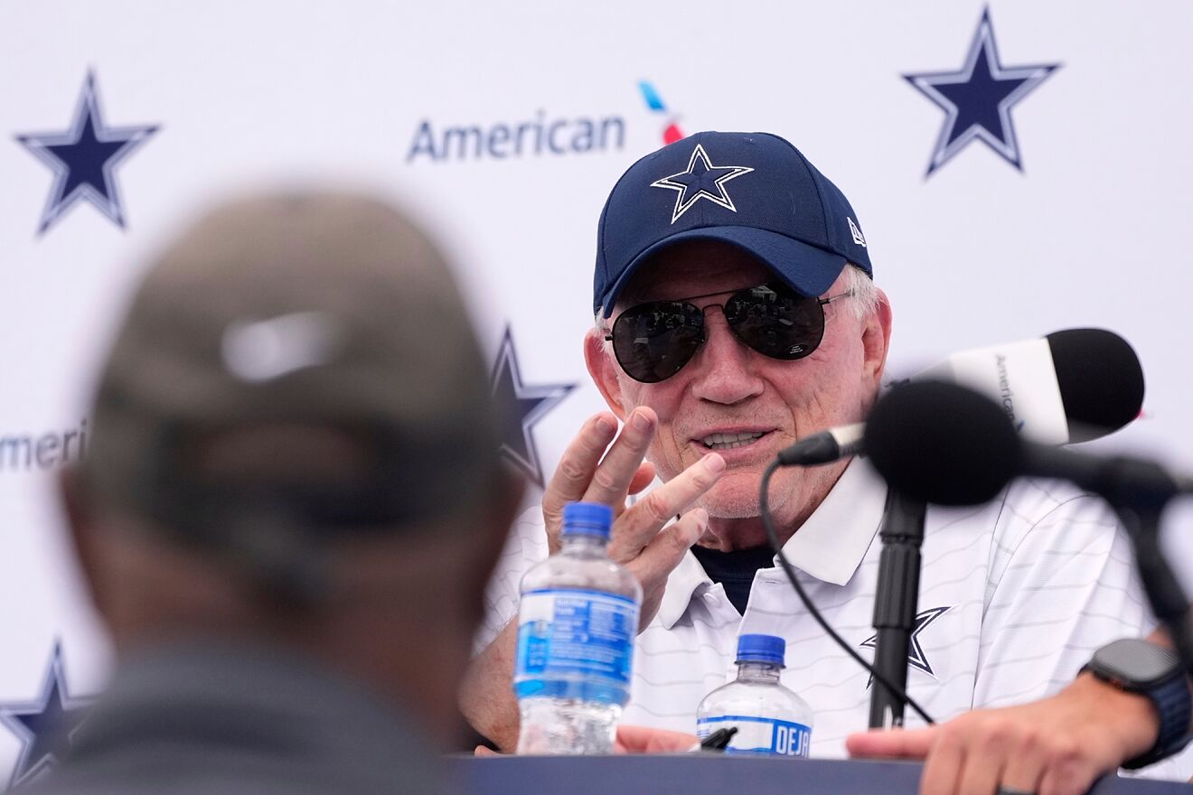 Micah Parsons Watching, Not Practicing - And Jerry Jones Is Fine With...